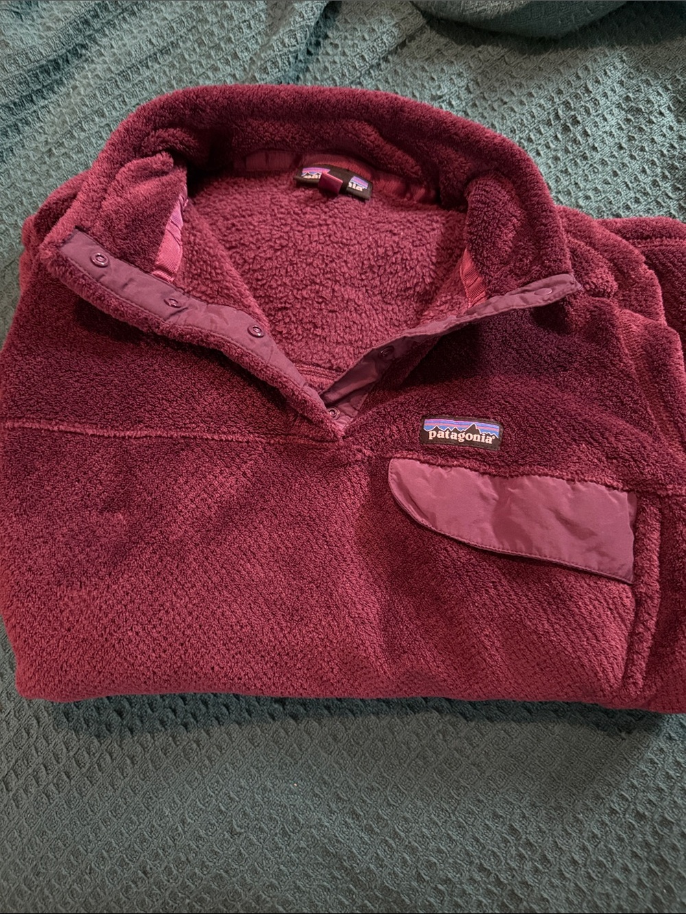 Patagonia Adult Pullover Puffer in Deep Burgundy